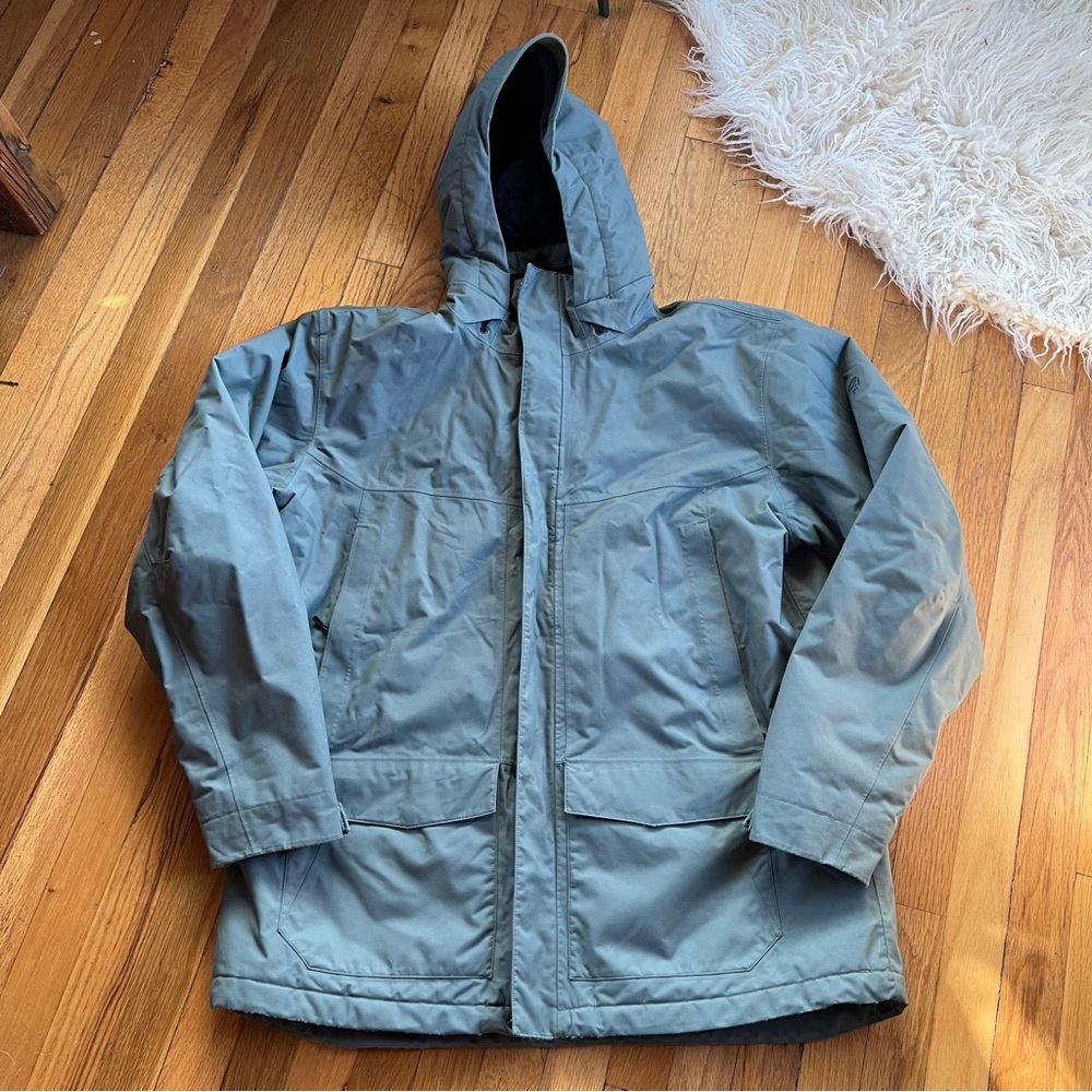 Mountain Hardwear gray coat